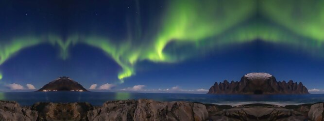 Trip Estland Reisetipps - Polarlichter Norwegen Tromso - Skandinaviens eiskalte Schönheit fasziniert mit atemberaubenden Nordlichtern und geradezu außerirdisch imposanten Gebirgskulissen. Land der Mitternachtssonne am Polarkreis, ein Paradies für Wanderer, Naturfreunde, Hobbyfotografen und Instagram er/innen. Tromsø liegt unter dem sogenannten „Nordpollichtoval“, das den magnetischen Nordpol wie ein Ring oder Gürtel umschließt. Hier wird das Polarlicht auch Aurora Borealis genannt. Aufgrund der Struktur des Erdmagnetfeldes sind sie in dieser Region auch in Zeiten geringer Sonnenaktivität besonders häufig und intensiv zu beobachten.