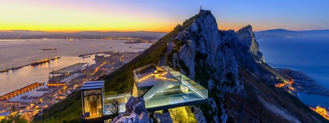 Trip Estland Reisetipps - Ein ehemaliger militärischer Aussichtspunkt, der in eine hochmoderne Glasplattform und einen Gehweg umgewandelt wurde, der einen unvergleichlichen Blick über das Mittelmeer bietet. Ein ununterbrochener 360º-Panorama-Aussichtspunkt, der so spektakulär ist wie nirgendwo sonst auf der Welt. Betreten Sie die 360-Grad-Umgebung und bekommen Sie ein Gefühl für die Freiheit und die Heiterkeit, die Sie beim Skywalk erleben werden. Die Militärgeschichte Gibraltars während des Zweiten Weltkriegs veranschaulicht Gibraltars Position als britische Festung seit dem frühen 18. Während des Zweiten Weltkriegs spielte Gibraltar eine wichtige Rolle sowohl im Atlantic Theatre als auch im Mediterranean Theatre und kontrollierte praktisch den gesamten Seeverkehr in und aus dem Mittelmeer vom Atlantischen Ozean.